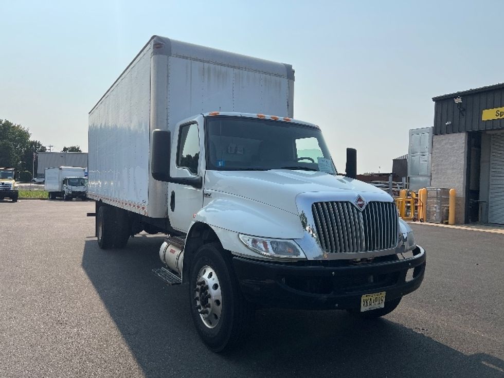 Medium Duty Box Truck-Light and Medium Duty Trucks-International-2020-MV607-Burlington-NJ-260,583\n\t\tmiles-$ 33,750 - Image 1