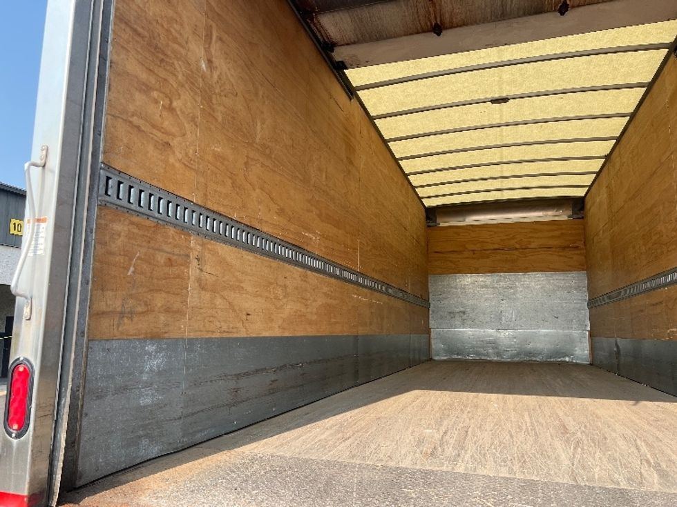 Medium Duty Box Truck-Light and Medium Duty Trucks-International-2020-MV607-Burlington-NJ-260,583\n\t\tmiles-$ 33,750 - Image 11