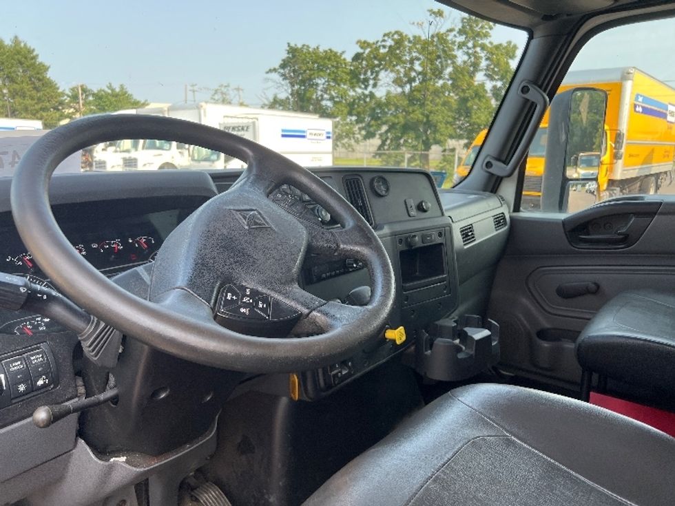 Medium Duty Box Truck-Light and Medium Duty Trucks-International-2020-MV607-Burlington-NJ-260,583\n\t\tmiles-$ 33,750 - Image 17