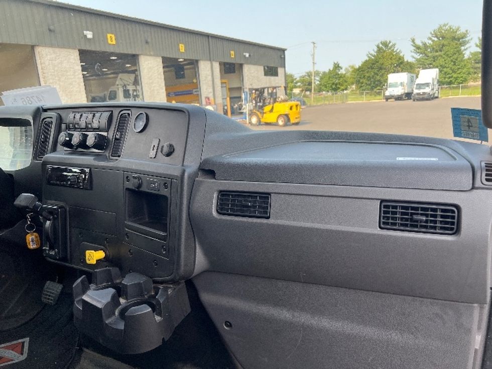 Medium Duty Box Truck-Light and Medium Duty Trucks-International-2020-MV607-Burlington-NJ-260,583\n\t\tmiles-$ 33,750 - Image 21