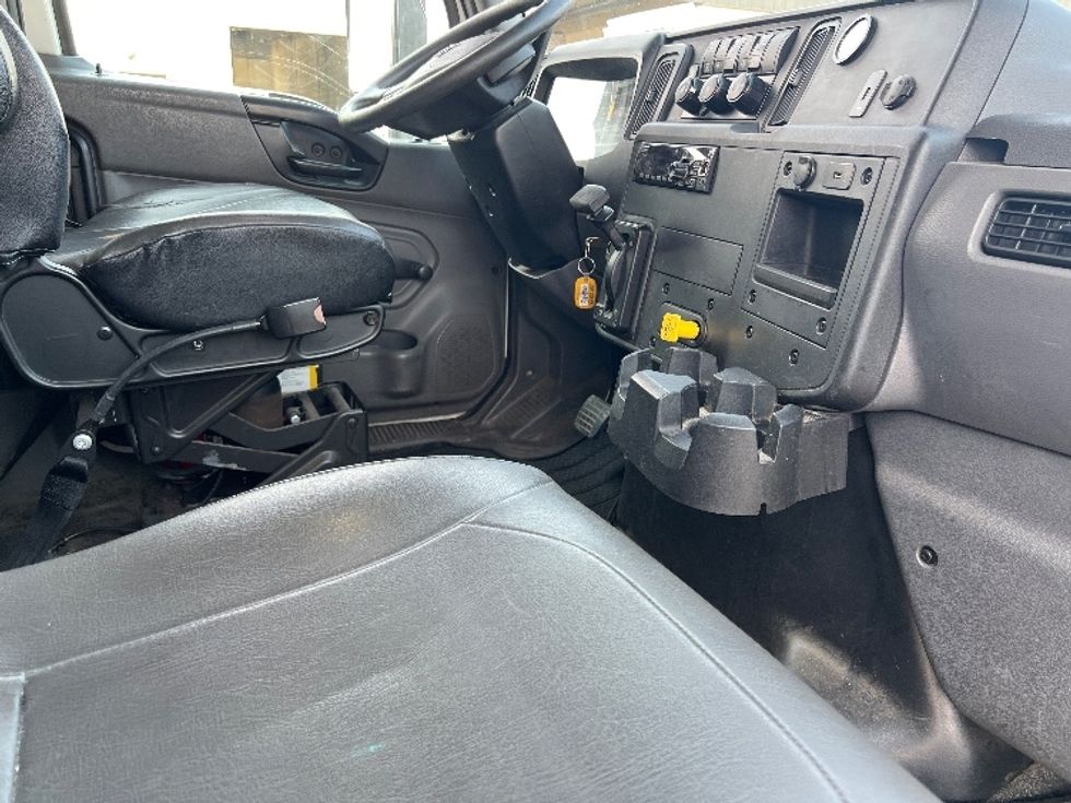 Medium Duty Box Truck-Light and Medium Duty Trucks-International-2020-MV607-Burlington-NJ-260,583\n\t\tmiles-$ 33,750 - Image 22