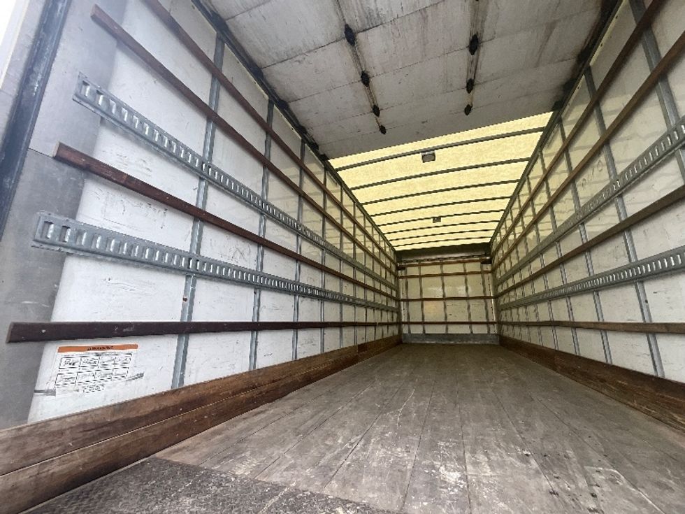 Medium Duty Box Truck-Light and Medium Duty Trucks-International-2020-MV607-Burlington-ON-271,195\n\t\tkm-$ 47,500 - Image 11