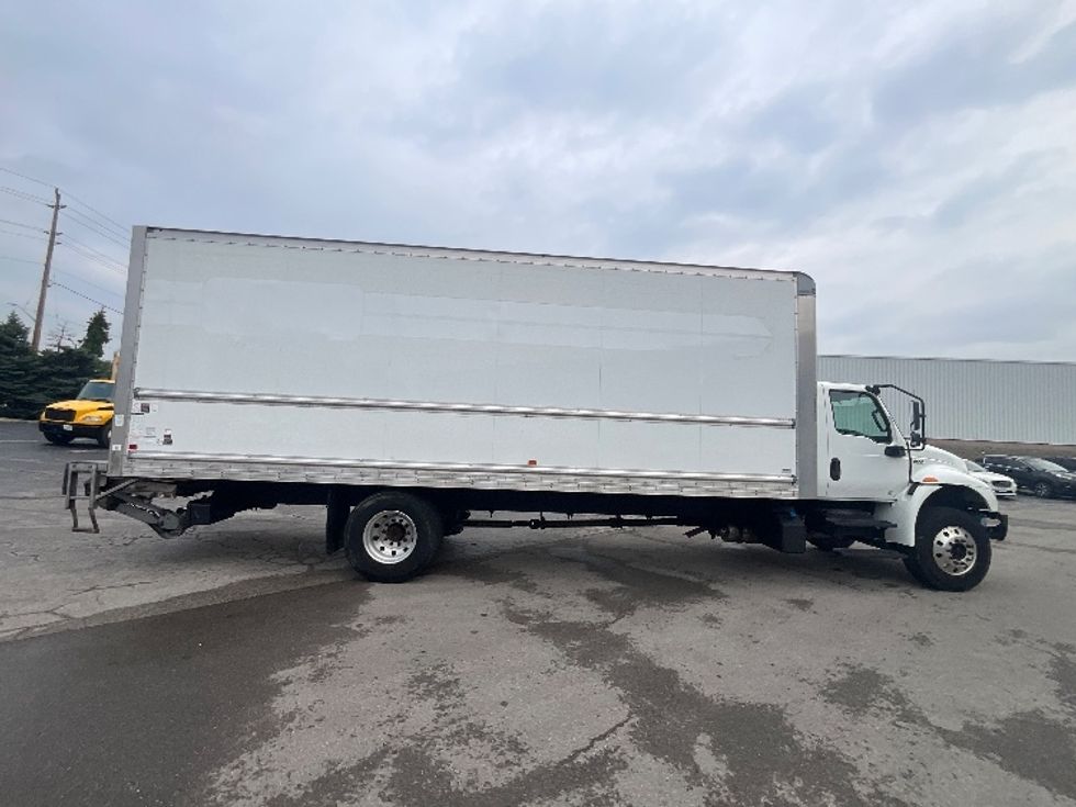 Medium Duty Box Truck-Light and Medium Duty Trucks-International-2020-MV607-Burlington-ON-271,195\n\t\tkm-$ 47,500 - Image 15