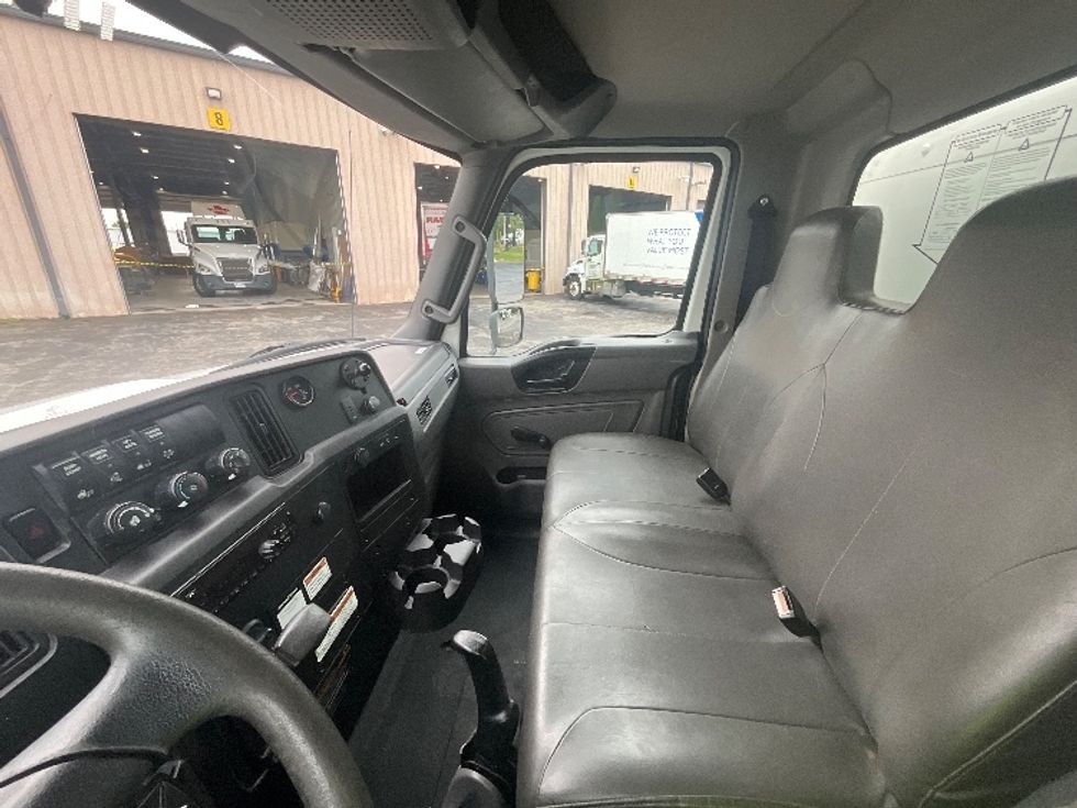 Medium Duty Box Truck-Light and Medium Duty Trucks-International-2020-MV607-Burlington-ON-271,195\n\t\tkm-$ 47,500 - Image 19