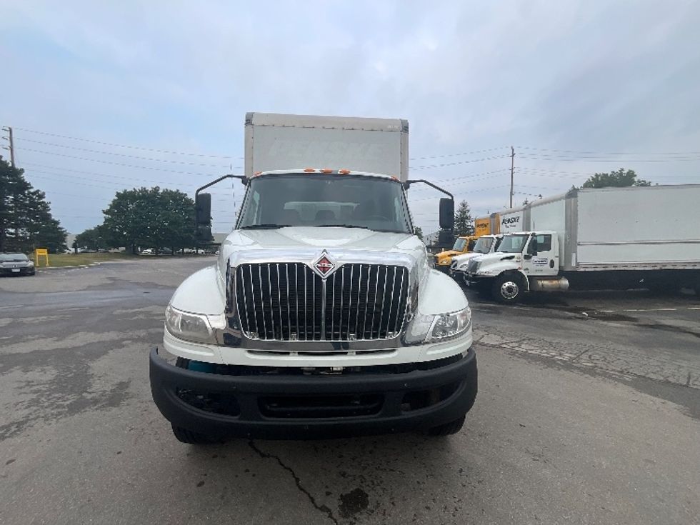 Medium Duty Box Truck-Light and Medium Duty Trucks-International-2020-MV607-Burlington-ON-271,195\n\t\tkm-$ 47,500 - Image 2