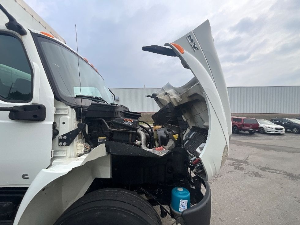 Medium Duty Box Truck-Light and Medium Duty Trucks-International-2020-MV607-Burlington-ON-271,195\n\t\tkm-$ 47,500 - Image 23