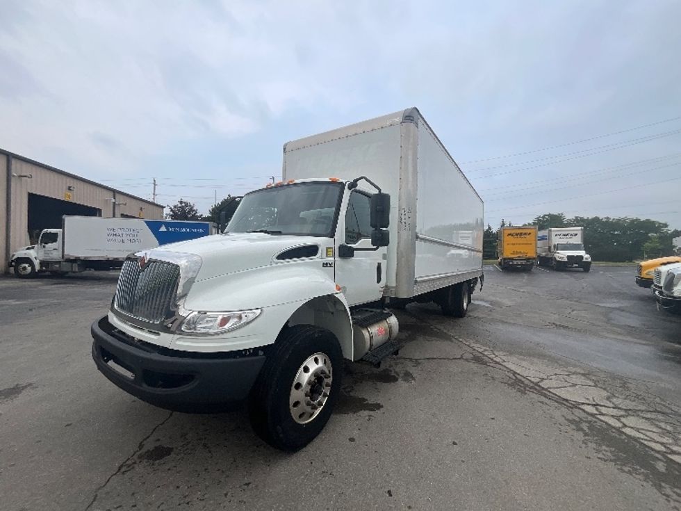 Medium Duty Box Truck-Light and Medium Duty Trucks-International-2020-MV607-Burlington-ON-271,195\n\t\tkm-$ 47,500 - Image 3