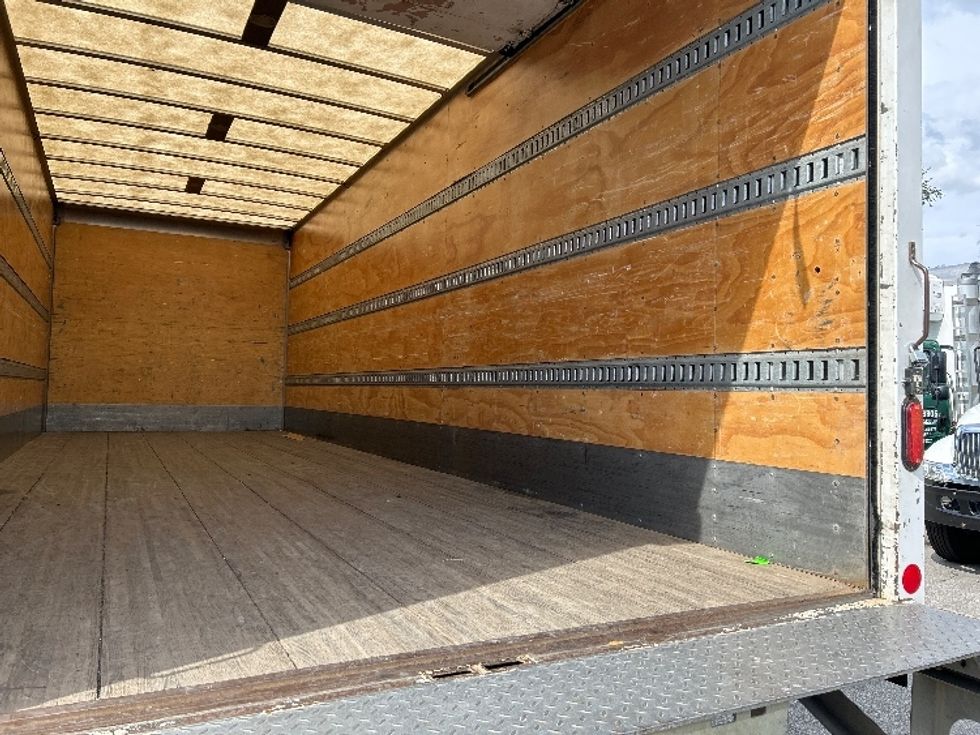 Medium Duty Box Truck-Light and Medium Duty Trucks-International-2020-MV607-Burnaby-BC-160,450\n\t\tkm-$ 66,500 - Image 12