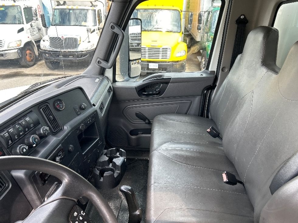 Medium Duty Box Truck-Light and Medium Duty Trucks-International-2020-MV607-Burnaby-BC-160,450\n\t\tkm-$ 66,500 - Image 18