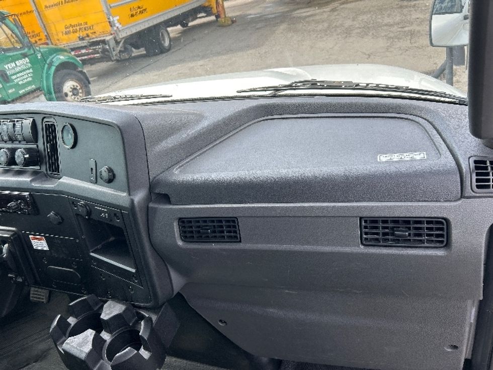 Medium Duty Box Truck-Light and Medium Duty Trucks-International-2020-MV607-Burnaby-BC-160,450\n\t\tkm-$ 66,500 - Image 20