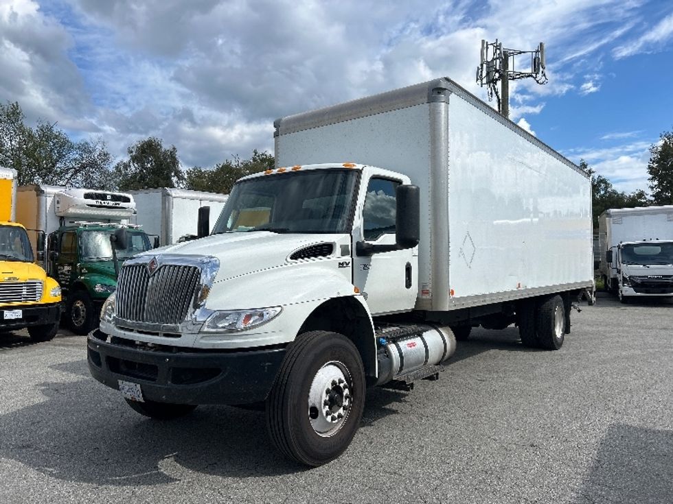 Medium Duty Box Truck-Light and Medium Duty Trucks-International-2020-MV607-Burnaby-BC-160,450\n\t\tkm-$ 66,500 - Image 3