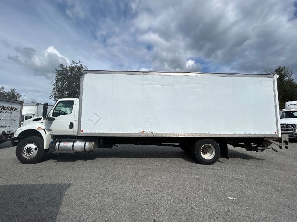 Medium Duty Box Truck-Light and Medium Duty Trucks-International-2020-MV607-Burnaby-BC-160,450\n\t\tkm-$ 66,500 - Image 4