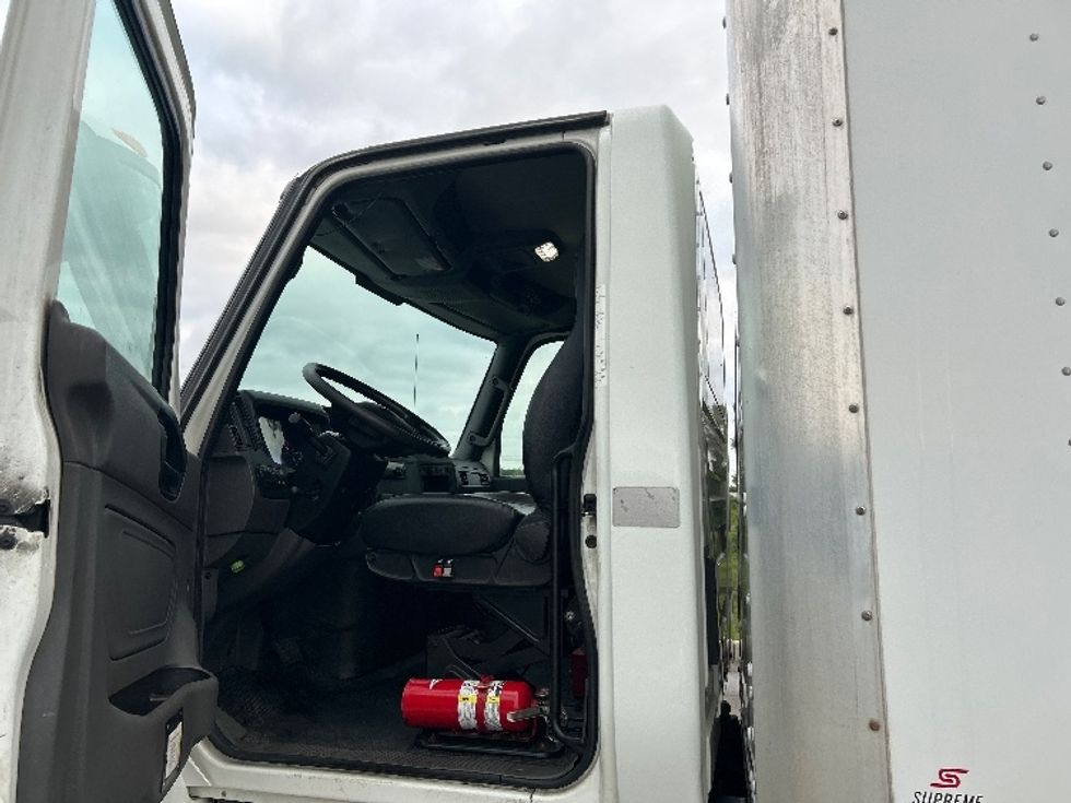 Medium Duty Box Truck-Light and Medium Duty Trucks-International-2020-MV607-Byron Center-MI-124,668\n\t\tmiles-$ 62,500 - Image 16