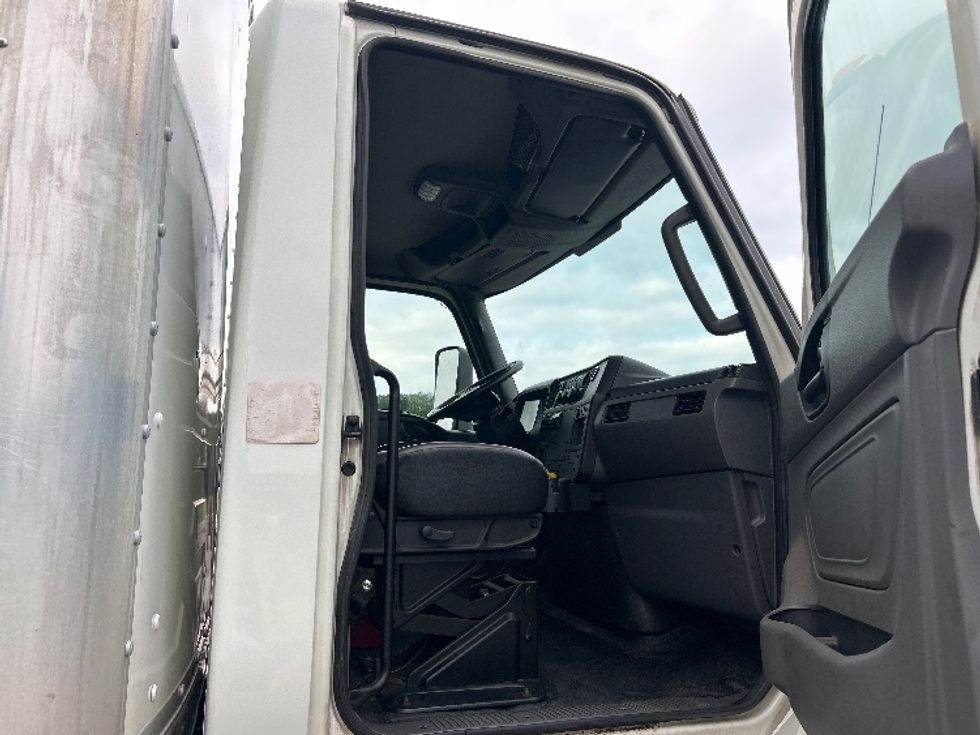 Medium Duty Box Truck-Light and Medium Duty Trucks-International-2020-MV607-Byron Center-MI-124,668\n\t\tmiles-$ 62,500 - Image 19