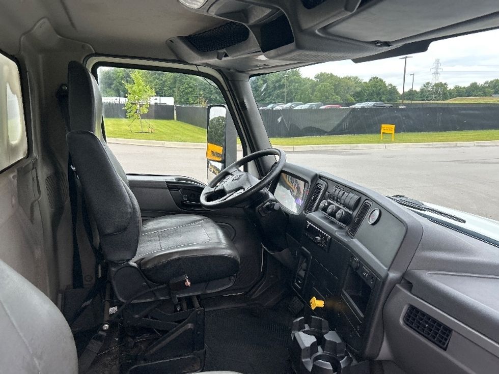 Medium Duty Box Truck-Light and Medium Duty Trucks-International-2020-MV607-Byron Center-MI-124,668\n\t\tmiles-$ 62,500 - Image 21