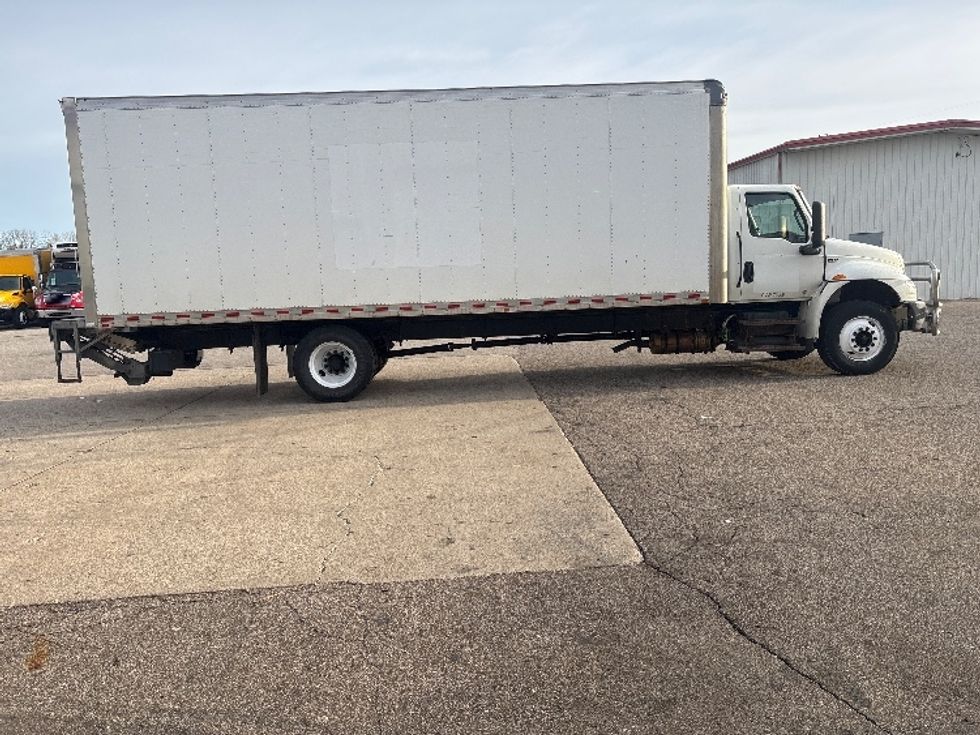 Medium Duty Box Truck-Light and Medium Duty Trucks-International-2020-MV607-Cadillac-MI-322,352\n\t\tmiles-$ 23,750 - Image 15