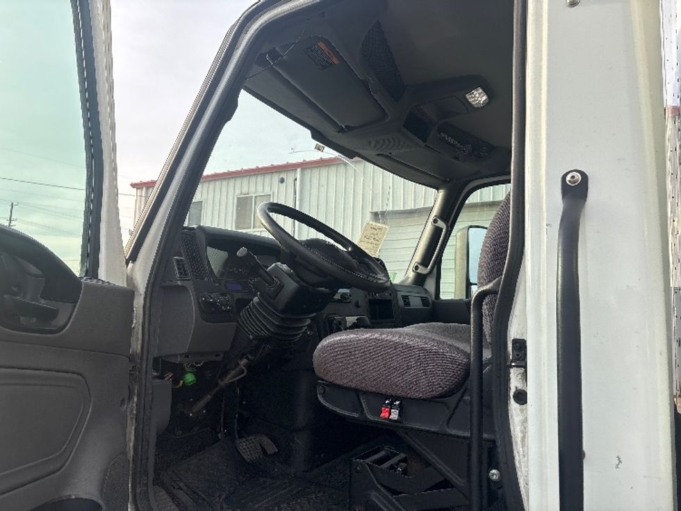 Medium Duty Box Truck-Light and Medium Duty Trucks-International-2020-MV607-Cadillac-MI-322,352\n\t\tmiles-$ 23,750 - Image 16