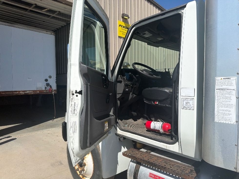 Medium Duty Box Truck-Light and Medium Duty Trucks-International-2020-MV607-Caldwell-ID-222,944\n\t\tmiles-$ 39,500 - Image 16