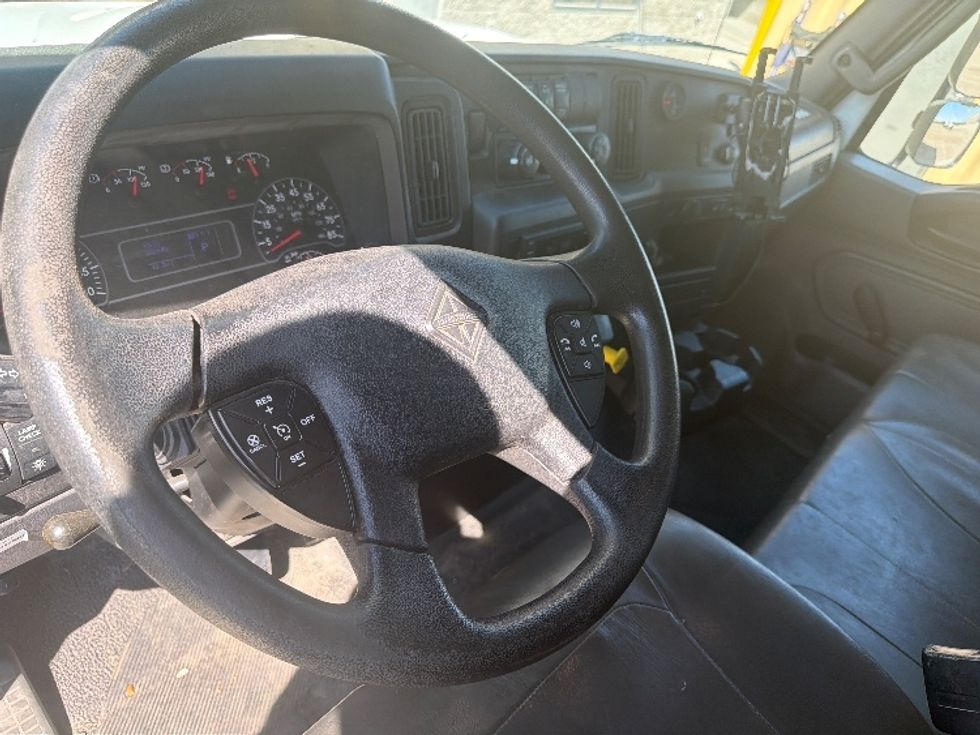 Medium Duty Box Truck-Light and Medium Duty Trucks-International-2020-MV607-Caldwell-ID-222,944\n\t\tmiles-$ 39,500 - Image 18