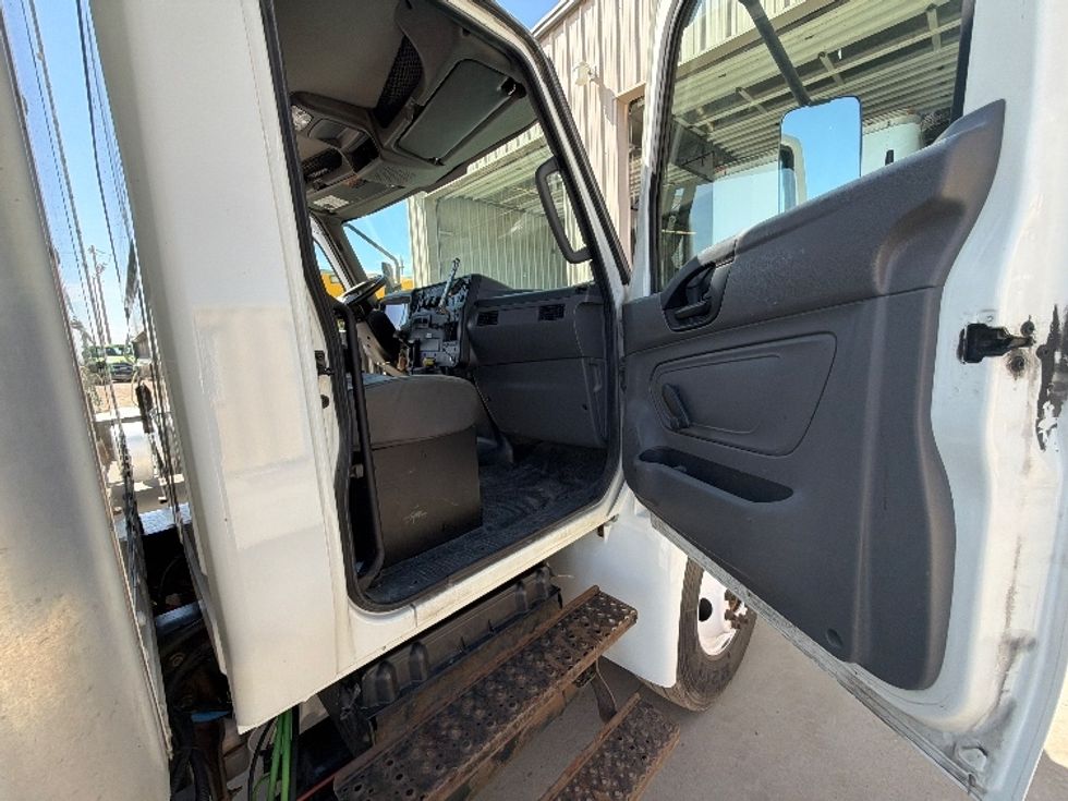 Medium Duty Box Truck-Light and Medium Duty Trucks-International-2020-MV607-Caldwell-ID-222,944\n\t\tmiles-$ 39,500 - Image 20