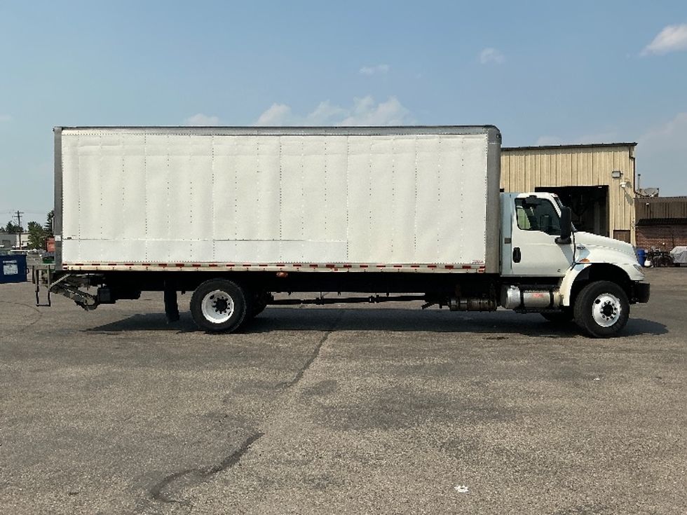 Medium Duty Box Truck-Light and Medium Duty Trucks-International-2020-MV607-Calgary-AB-205,921\n\t\tkm-$ 68,750 - Image 15