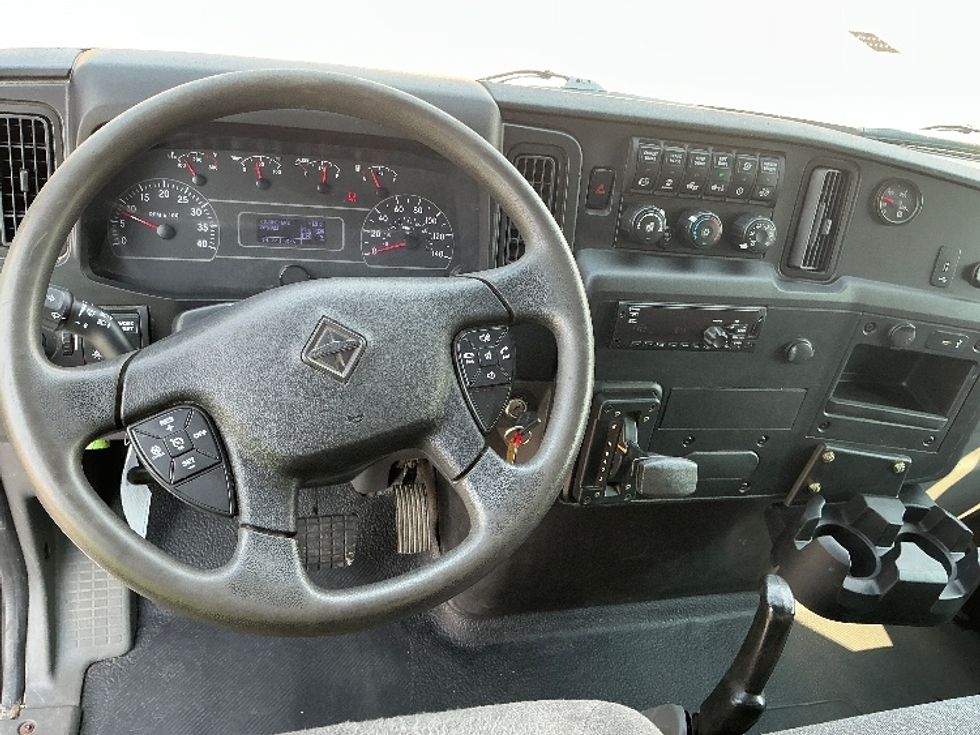 Medium Duty Box Truck-Light and Medium Duty Trucks-International-2020-MV607-Calgary-AB-205,921\n\t\tkm-$ 68,750 - Image 18