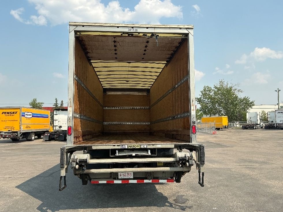Medium Duty Box Truck-Light and Medium Duty Trucks-International-2020-MV607-Calgary-AB-205,921\n\t\tkm-$ 68,750 - Image 8