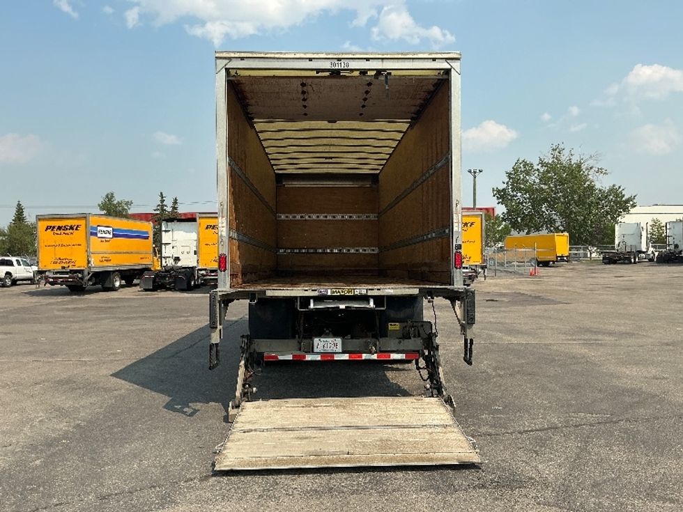 Medium Duty Box Truck-Light and Medium Duty Trucks-International-2020-MV607-Calgary-AB-205,921\n\t\tkm-$ 68,750 - Image 9