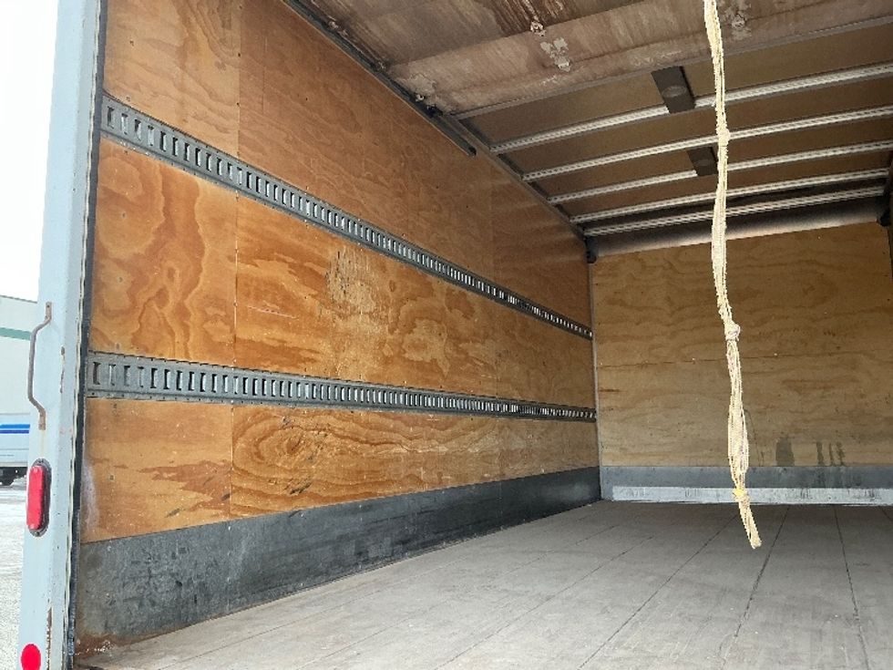 Medium Duty Box Truck-Light and Medium Duty Trucks-International-2020-MV607-Calgary-AB-551,373\n\t\tkm-$ 25,750 - Image 11