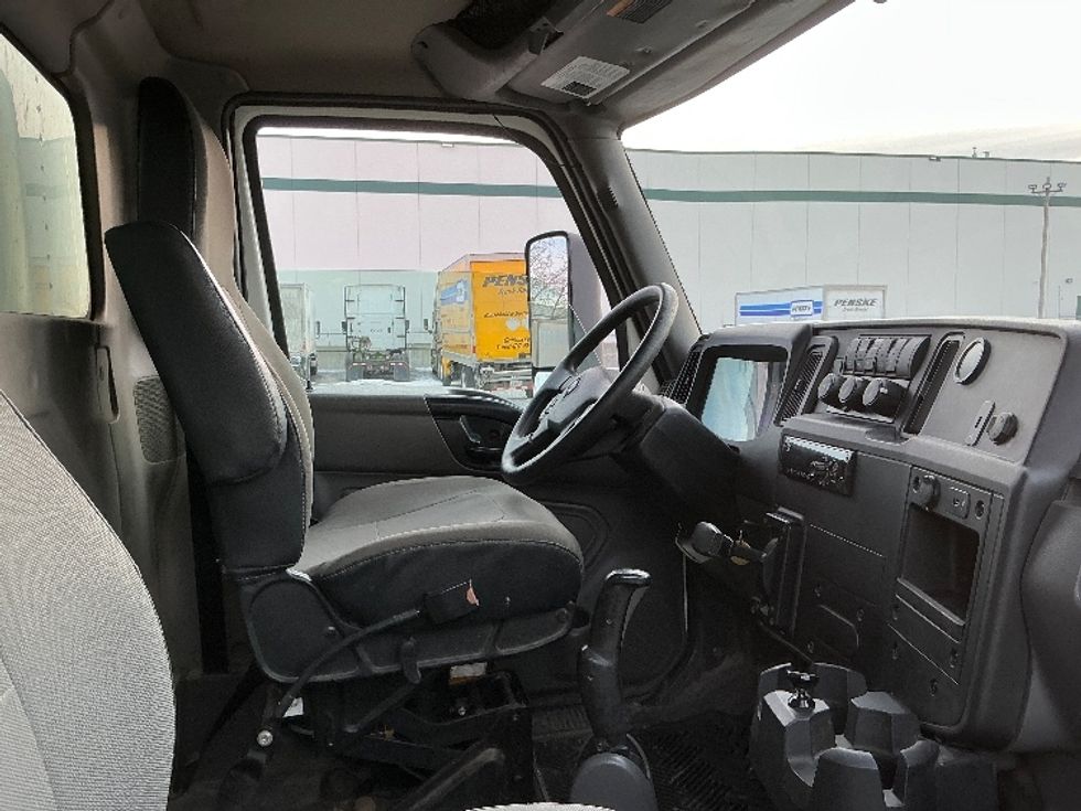 Medium Duty Box Truck-Light and Medium Duty Trucks-International-2020-MV607-Calgary-AB-551,373\n\t\tkm-$ 25,750 - Image 22