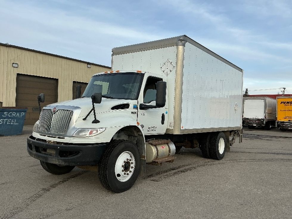 Medium Duty Box Truck-Light and Medium Duty Trucks-International-2020-MV607-Calgary-AB-551,373\n\t\tkm-$ 25,750 - Image 3