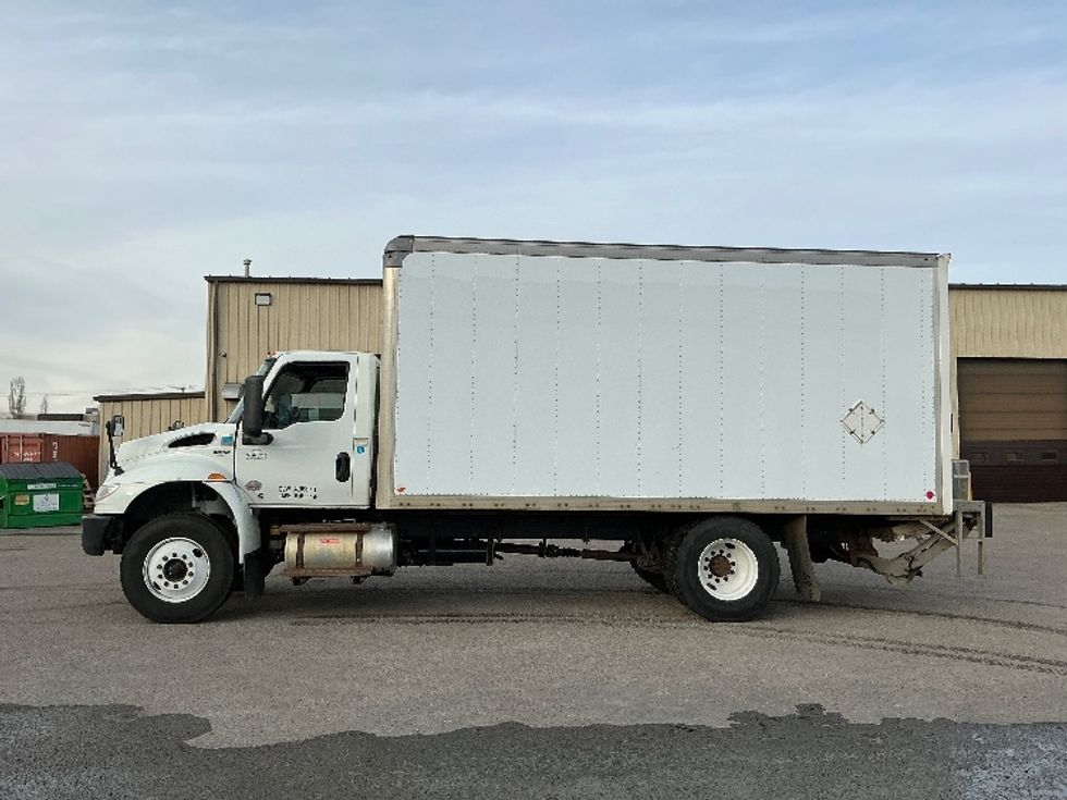 Medium Duty Box Truck-Light and Medium Duty Trucks-International-2020-MV607-Calgary-AB-551,373\n\t\tkm-$ 25,750 - Image 4