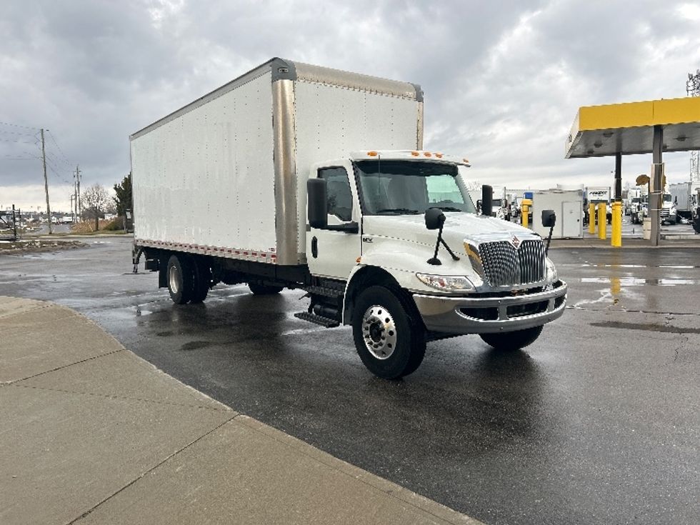 Medium Duty Box Truck-Light and Medium Duty Trucks-International-2020-MV607-Cambridge-ON-163,195\n\t\tkm-$ 64,750 - Image 1