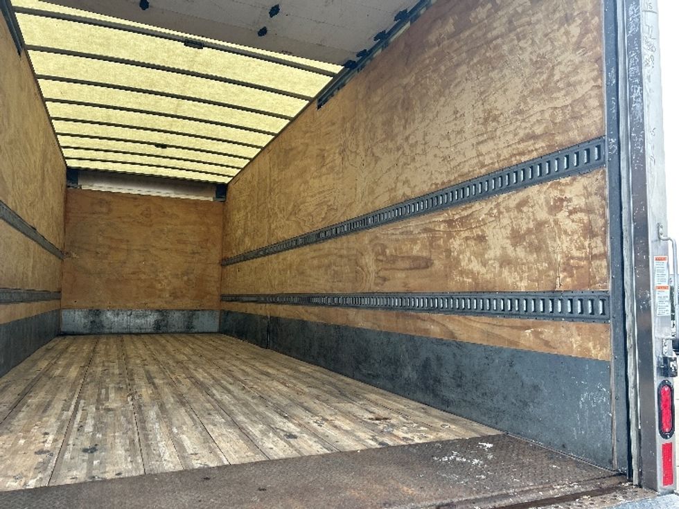 Medium Duty Box Truck-Light and Medium Duty Trucks-International-2020-MV607-Cambridge-ON-163,195\n\t\tkm-$ 64,750 - Image 12