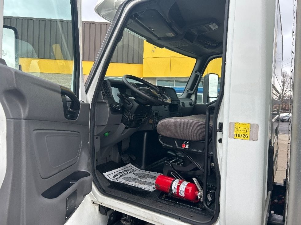 Medium Duty Box Truck-Light and Medium Duty Trucks-International-2020-MV607-Cambridge-ON-163,195\n\t\tkm-$ 64,750 - Image 16
