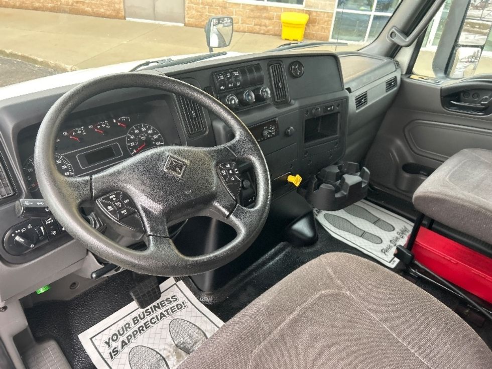 Medium Duty Box Truck-Light and Medium Duty Trucks-International-2020-MV607-Cambridge-ON-163,195\n\t\tkm-$ 64,750 - Image 17