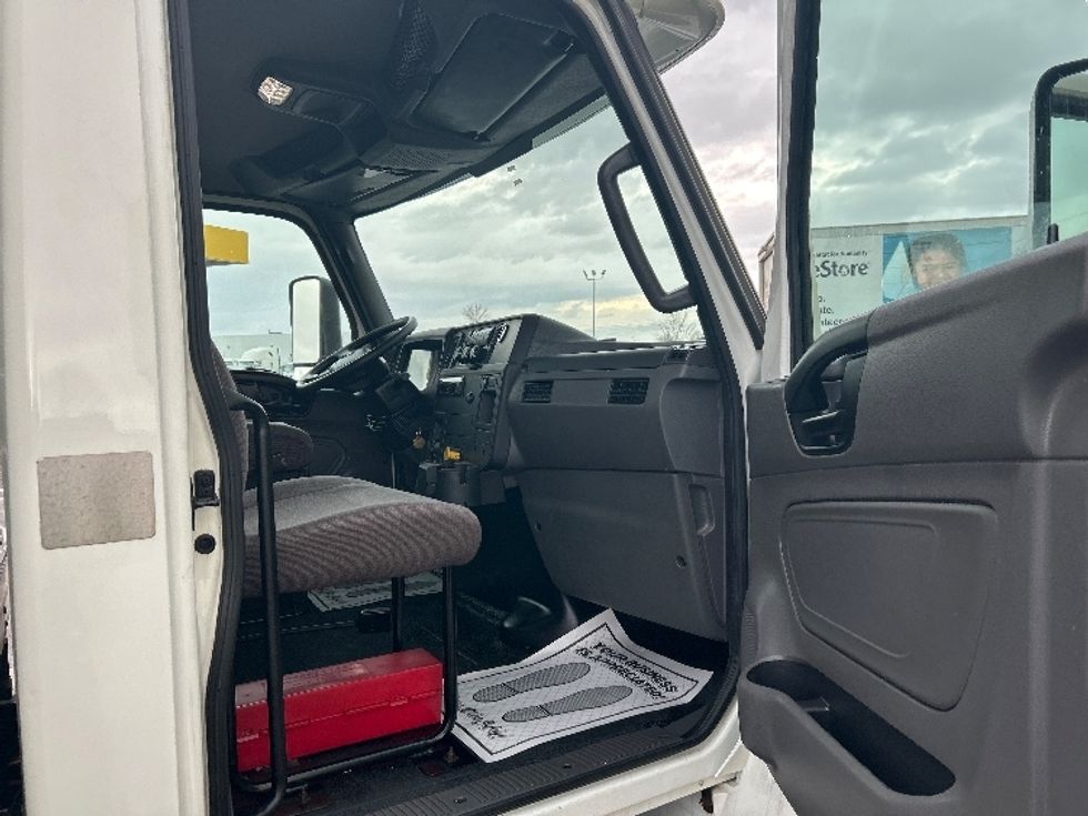 Medium Duty Box Truck-Light and Medium Duty Trucks-International-2020-MV607-Cambridge-ON-163,195\n\t\tkm-$ 64,750 - Image 20