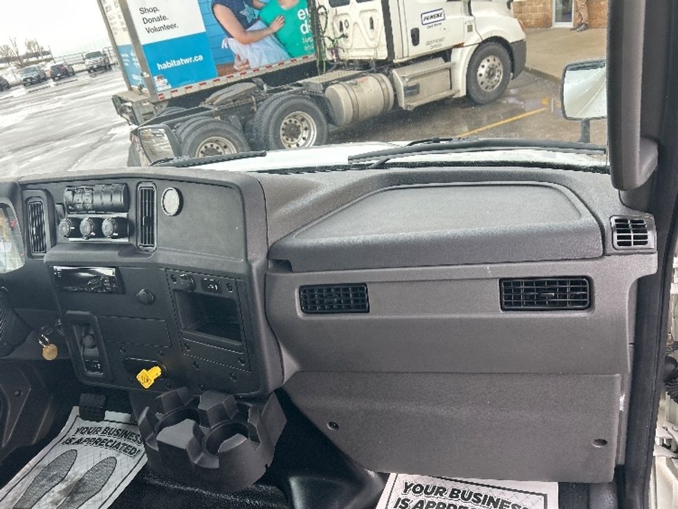 Medium Duty Box Truck-Light and Medium Duty Trucks-International-2020-MV607-Cambridge-ON-163,195\n\t\tkm-$ 64,750 - Image 21