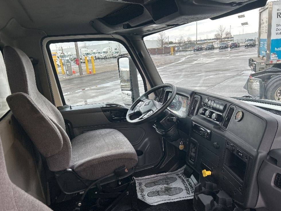 Medium Duty Box Truck-Light and Medium Duty Trucks-International-2020-MV607-Cambridge-ON-163,195\n\t\tkm-$ 64,750 - Image 22