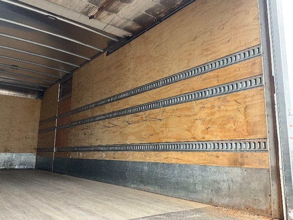 Medium Duty Box Truck-Light and Medium Duty Trucks-International-2020-MV607-Cambridge-ON-349,445\n\t\tkm-$ 61,250 - Image 11