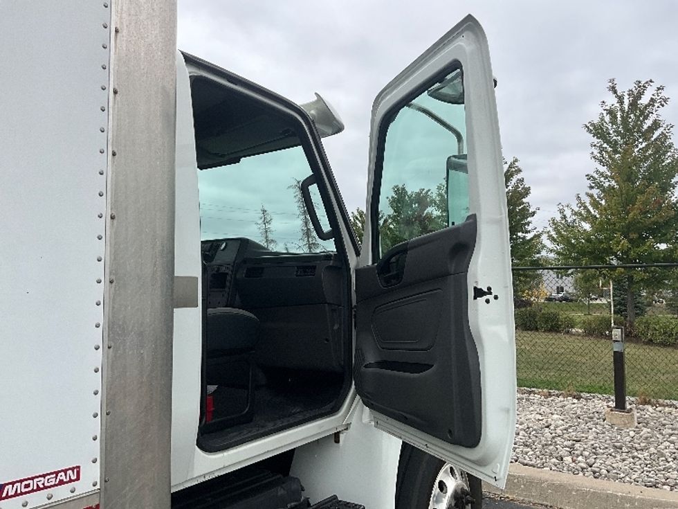 Medium Duty Box Truck-Light and Medium Duty Trucks-International-2020-MV607-Cambridge-ON-349,445\n\t\tkm-$ 61,250 - Image 19