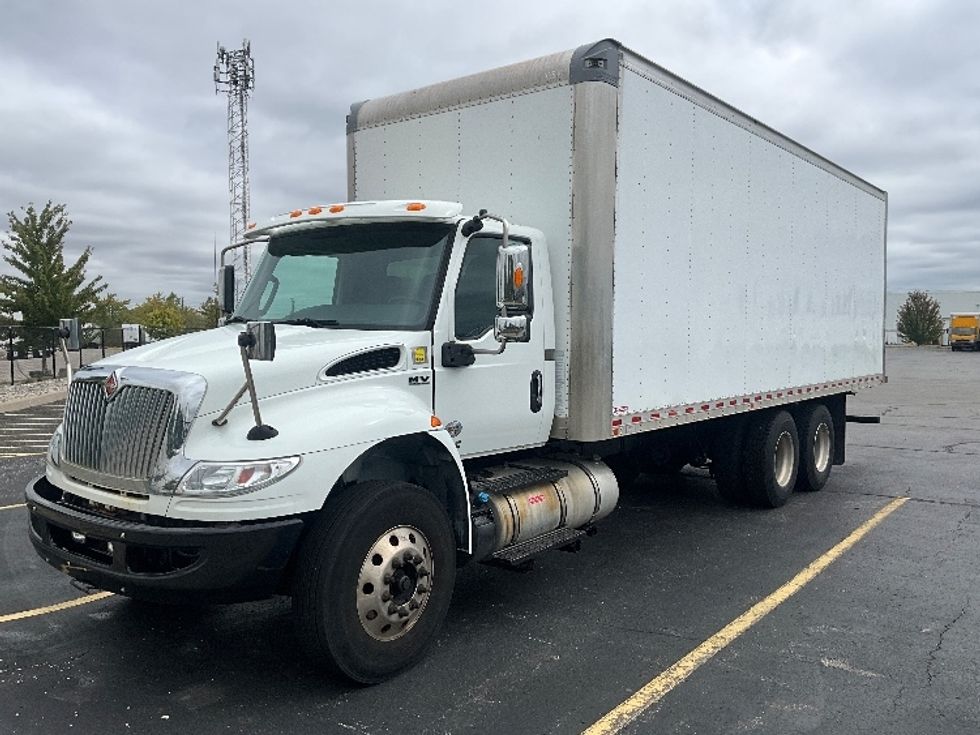 Medium Duty Box Truck-Light and Medium Duty Trucks-International-2020-MV607-Cambridge-ON-349,445\n\t\tkm-$ 61,250 - Image 3