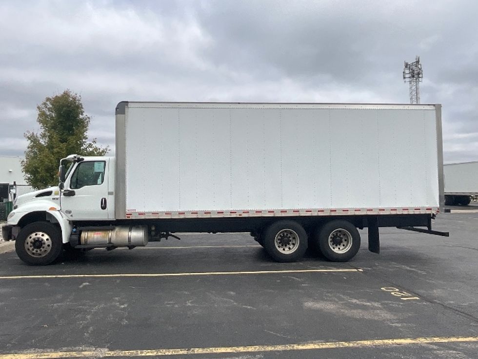 Medium Duty Box Truck-Light and Medium Duty Trucks-International-2020-MV607-Cambridge-ON-349,445\n\t\tkm-$ 61,250 - Image 4