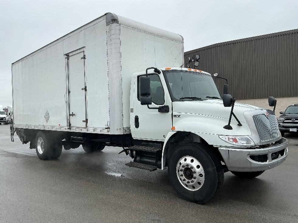Medium Duty Box Truck-Light and Medium Duty Trucks-International-2020-MV607-Cambridge-ON-364,891\n\t\tkm-$ 39,250 - Image 1
