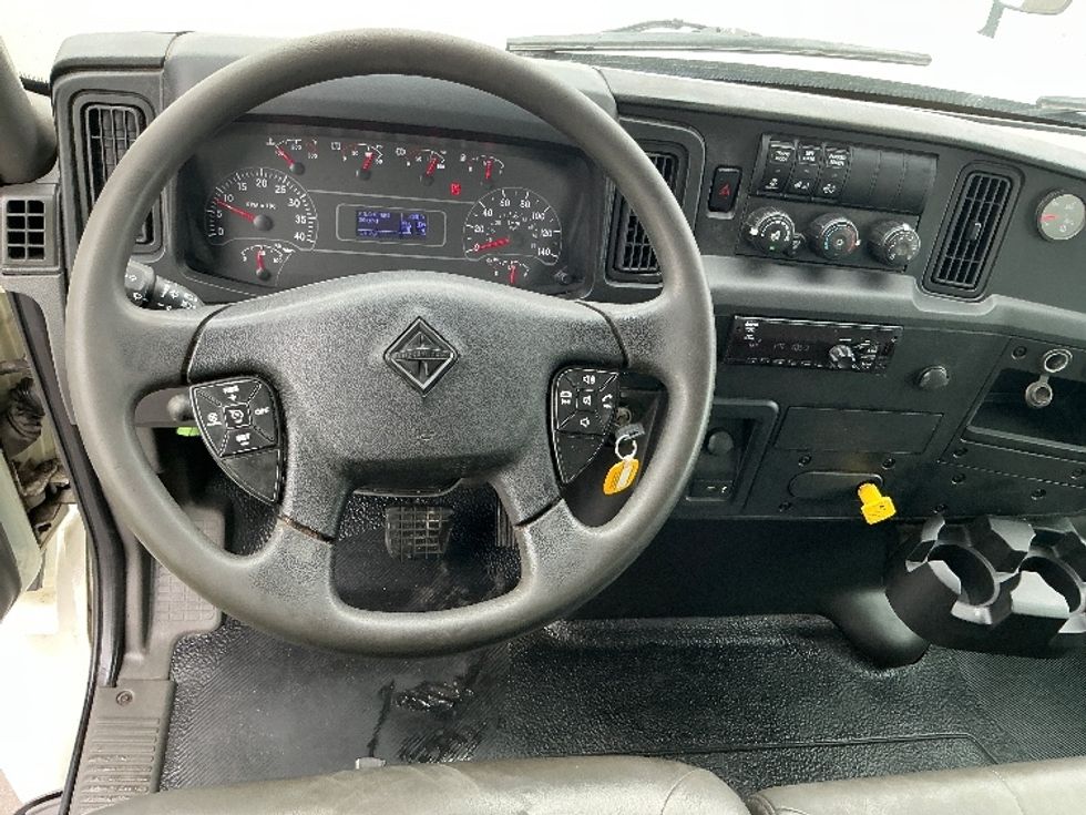 Medium Duty Box Truck-Light and Medium Duty Trucks-International-2020-MV607-Cambridge-ON-364,891\n\t\tkm-$ 39,250 - Image 18