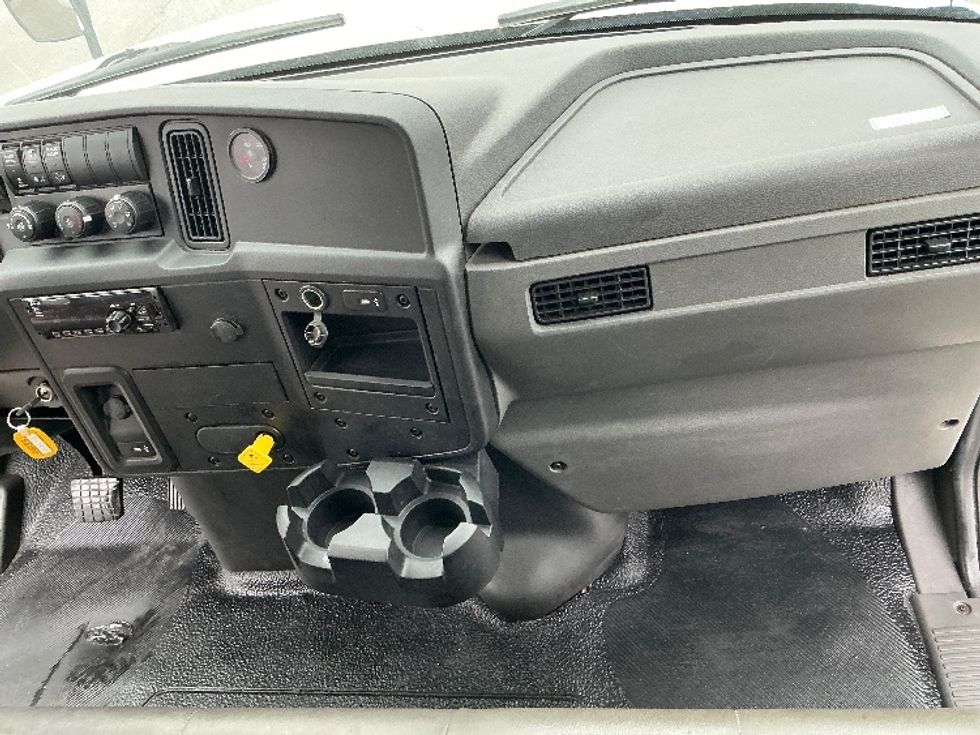 Medium Duty Box Truck-Light and Medium Duty Trucks-International-2020-MV607-Cambridge-ON-364,891\n\t\tkm-$ 39,250 - Image 21