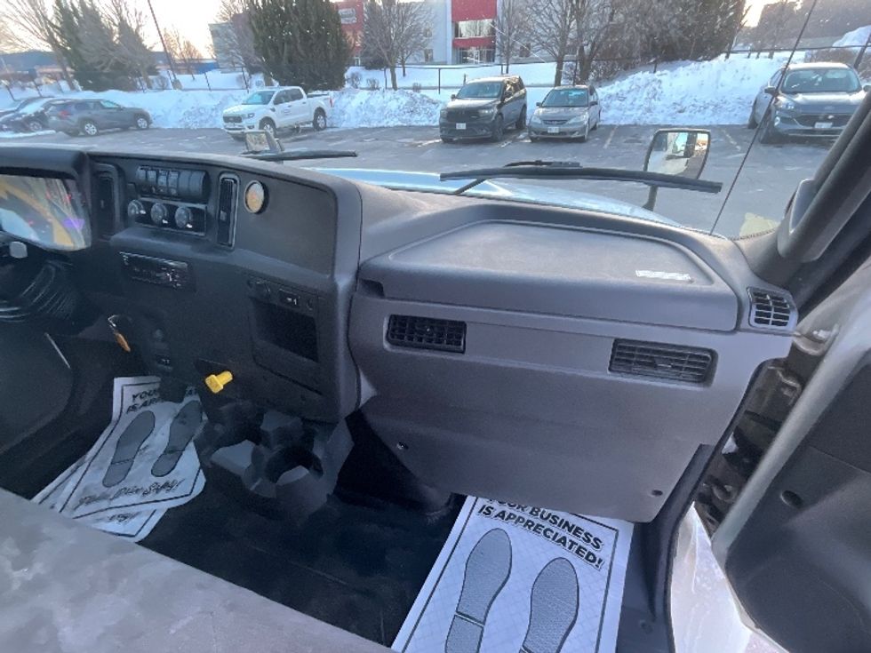 Medium Duty Box Truck-Light and Medium Duty Trucks-International-2020-MV607-Cambridge-ON-384,458\n\t\tkm-$ 61,750 - Image 21