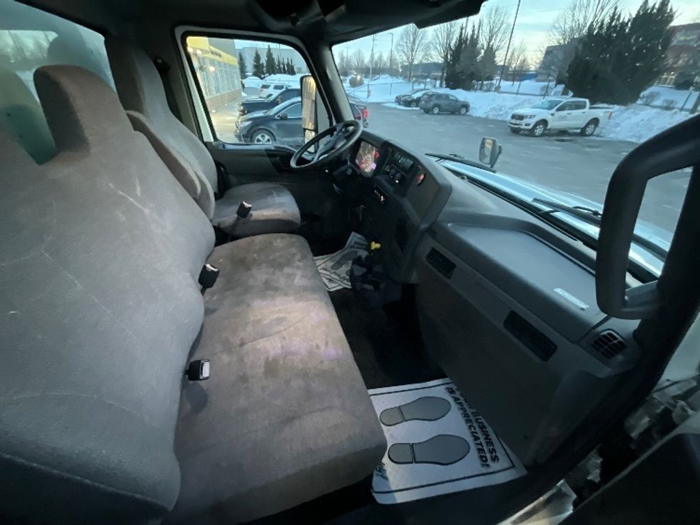 Medium Duty Box Truck-Light and Medium Duty Trucks-International-2020-MV607-Cambridge-ON-384,458\n\t\tkm-$ 61,750 - Image 22