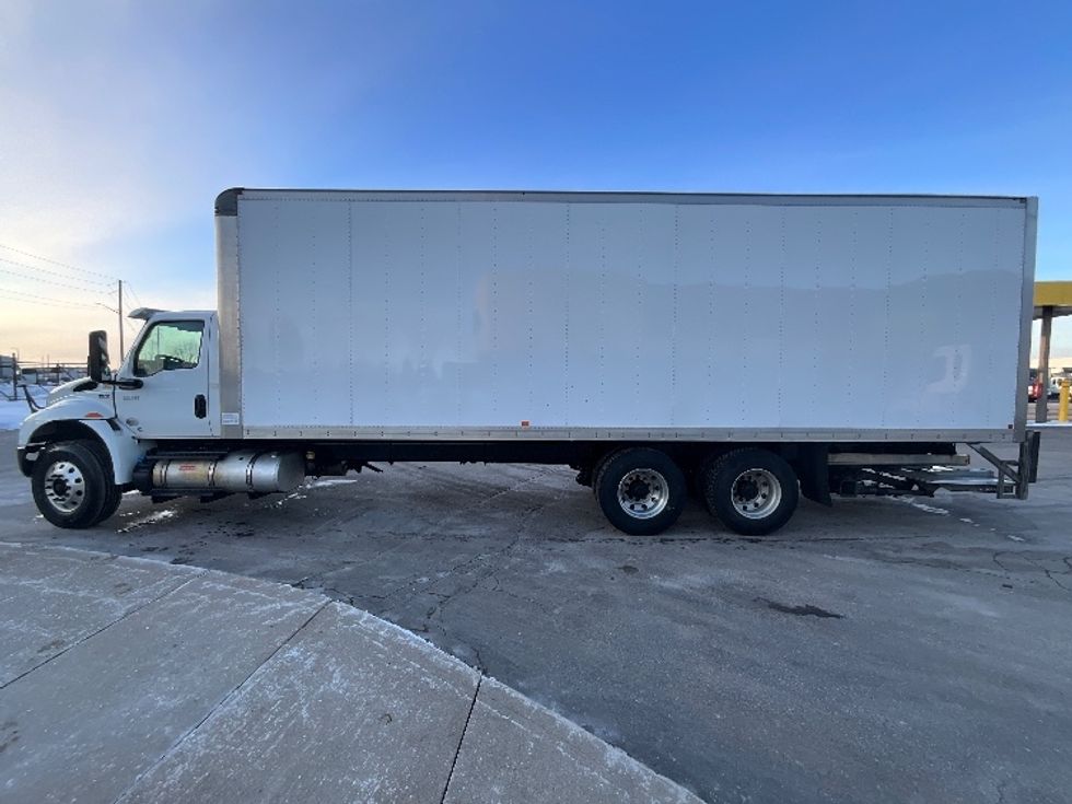 Medium Duty Box Truck-Light and Medium Duty Trucks-International-2020-MV607-Cambridge-ON-384,458\n\t\tkm-$ 61,750 - Image 4