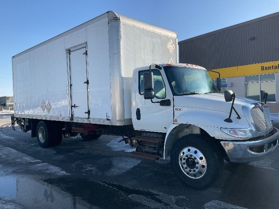 Medium Duty Box Truck-Light and Medium Duty Trucks-International-2020-MV607-Cambridge-ON-396,348\n\t\tkm-$ 38,500 - Image 1